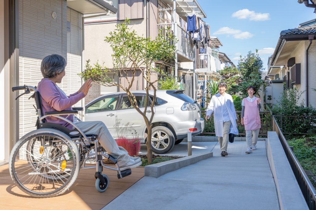 訪問診療を受ける高齢者