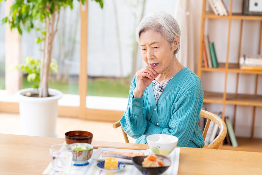 高齢者が食事を摂っているのに太らないのに疑問を持っている